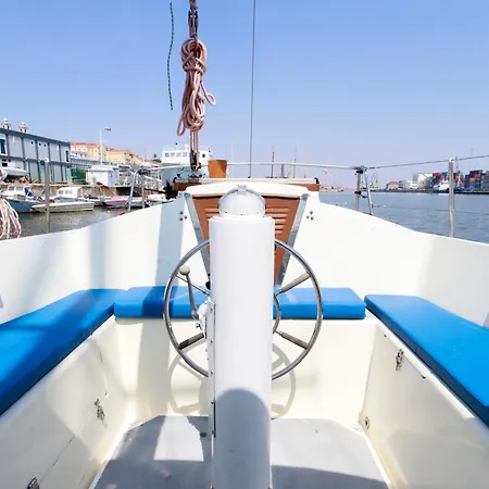Evamia Boat 船屋 *